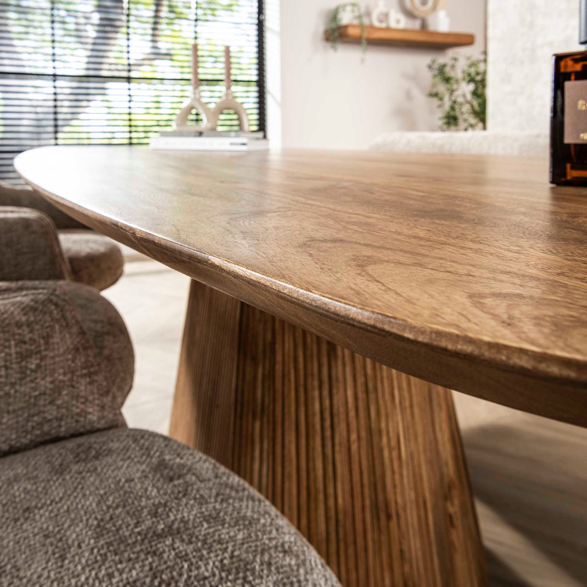Eettafel Wave Centro Ovaal | Massief mango zand