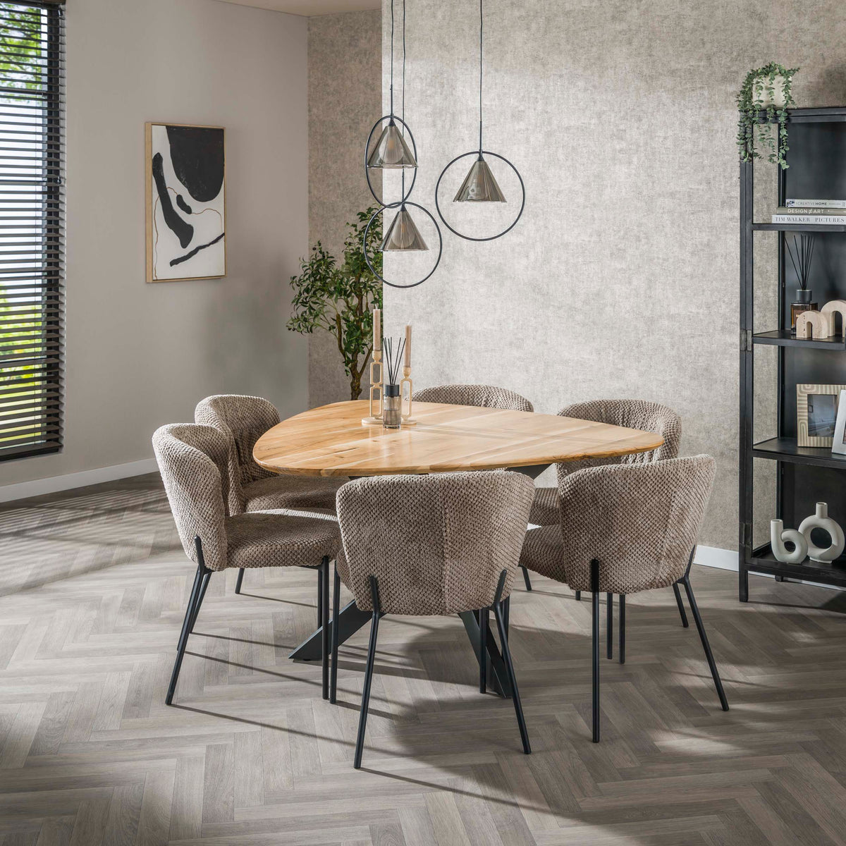 Eettafel Triangle Organisch gevormd | Massief acacia