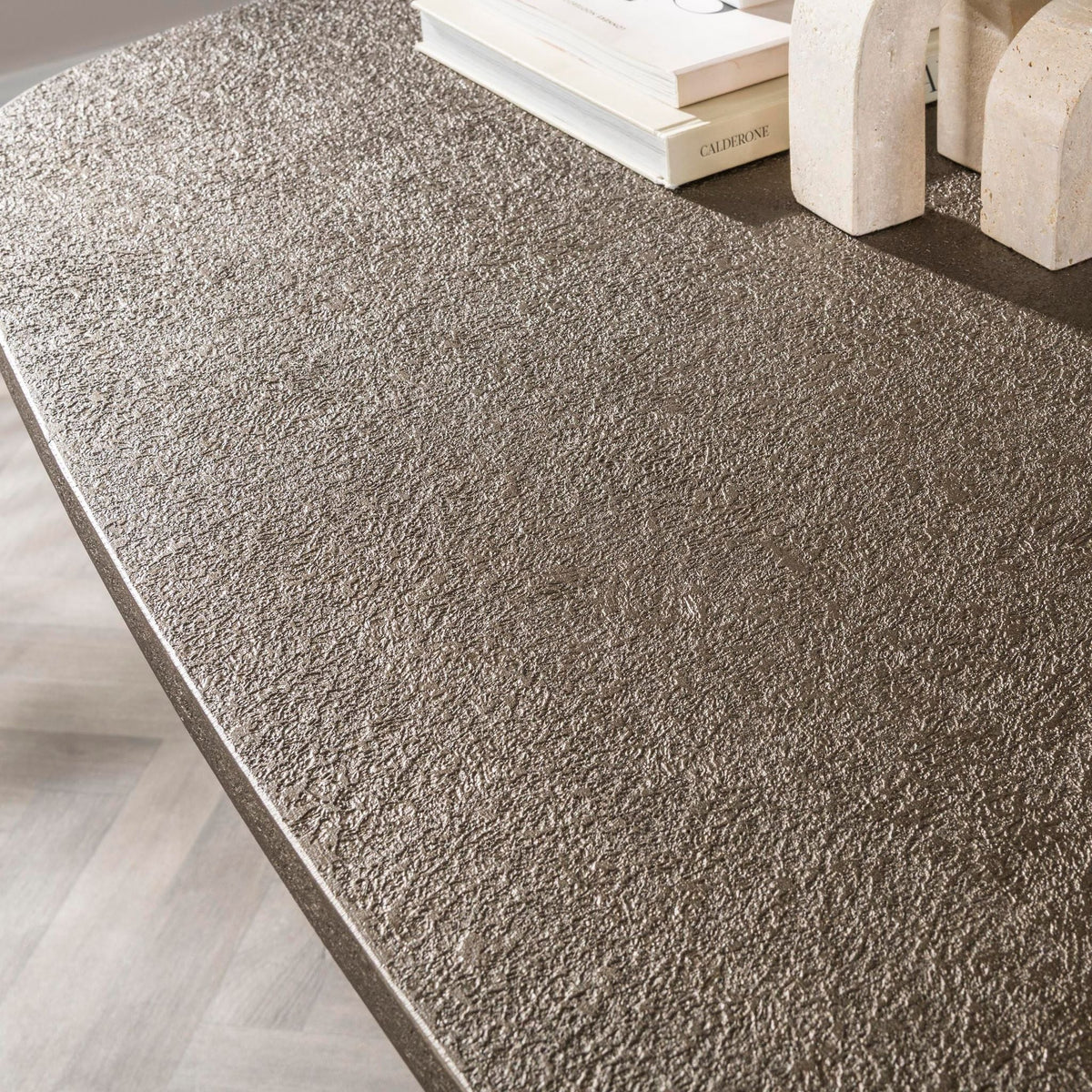 Eettafel Bronvik Ovaal | Brons liquid metal