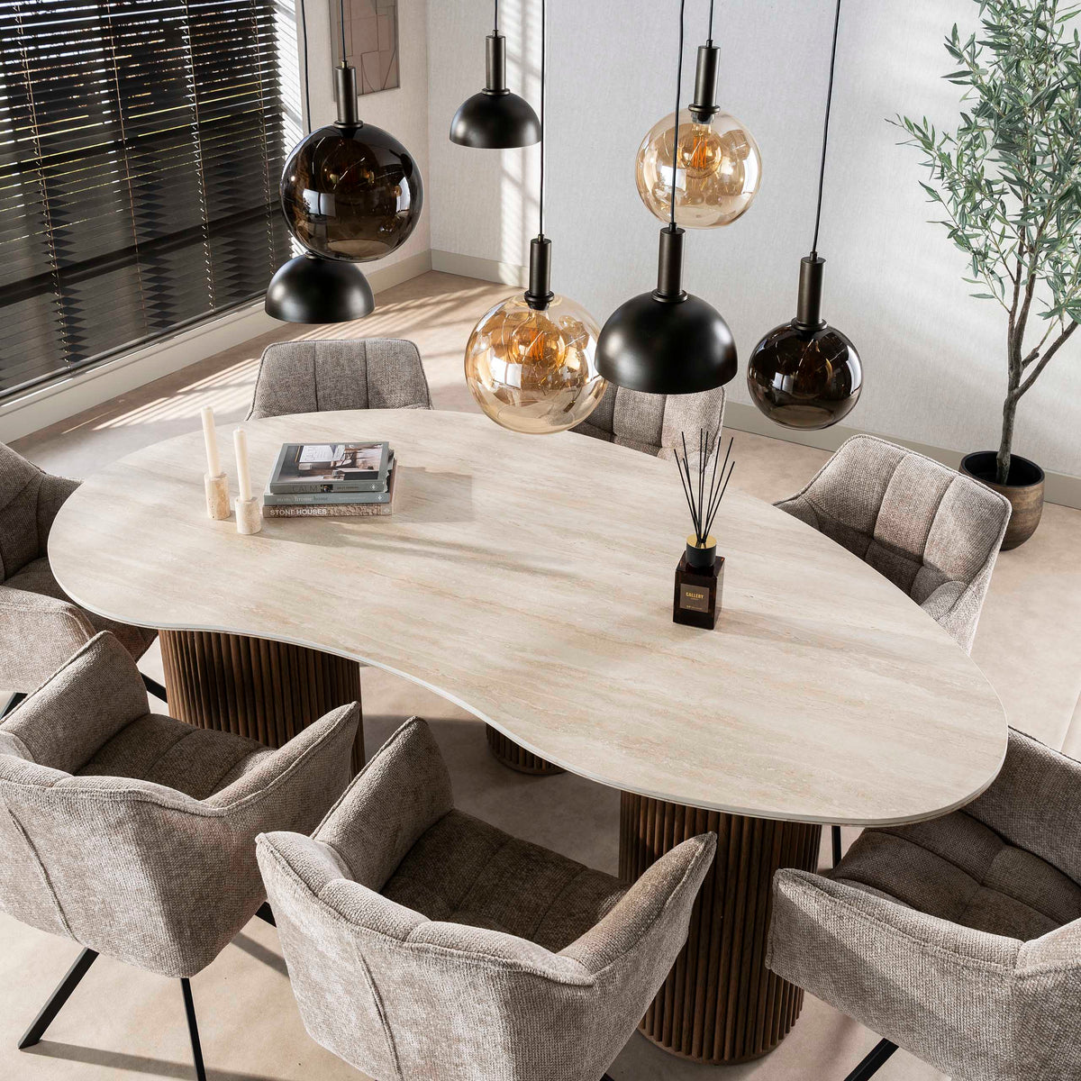Eettafel Romano Niervormig | 3D keramiek travertin