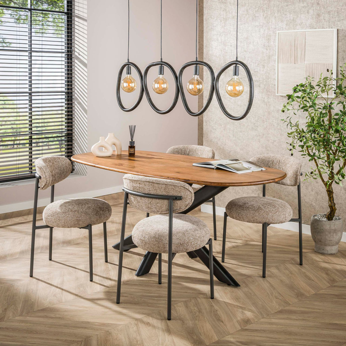 Eettafel Cliff Ovaal | Massief mango zand